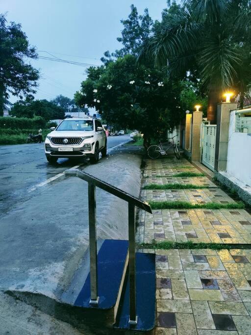 Private & Elegant 3Bhk Villa, Hillside Hideaway, 10 Mins From Mh Bus Stand 아우랑가바드 외부 사진