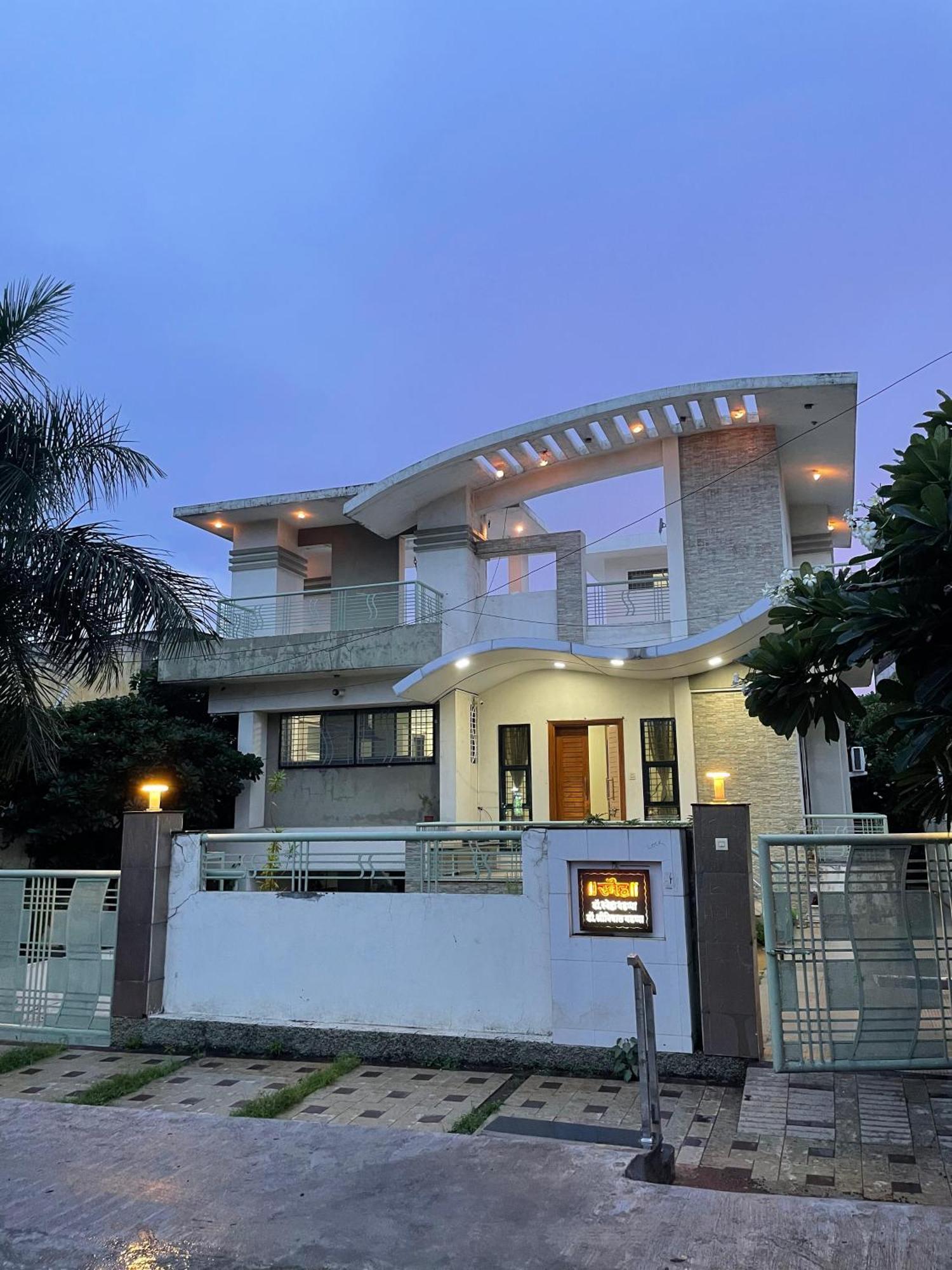 Private & Elegant 3Bhk Villa, Hillside Hideaway, 10 Mins From Mh Bus Stand 아우랑가바드 외부 사진